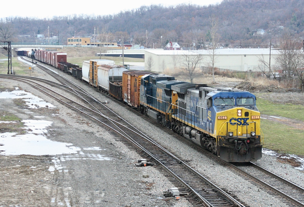 CSX NB freight going by KC jct